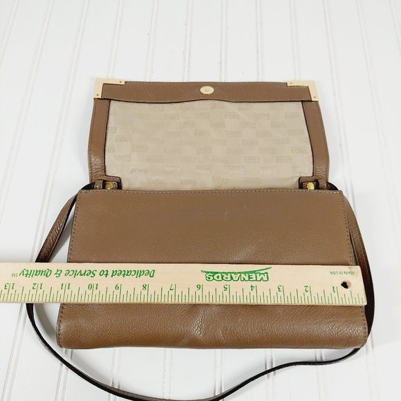 Michael Kors Beverly Leather Oversize Clutch Tan 0015 - Picture 11 of 16